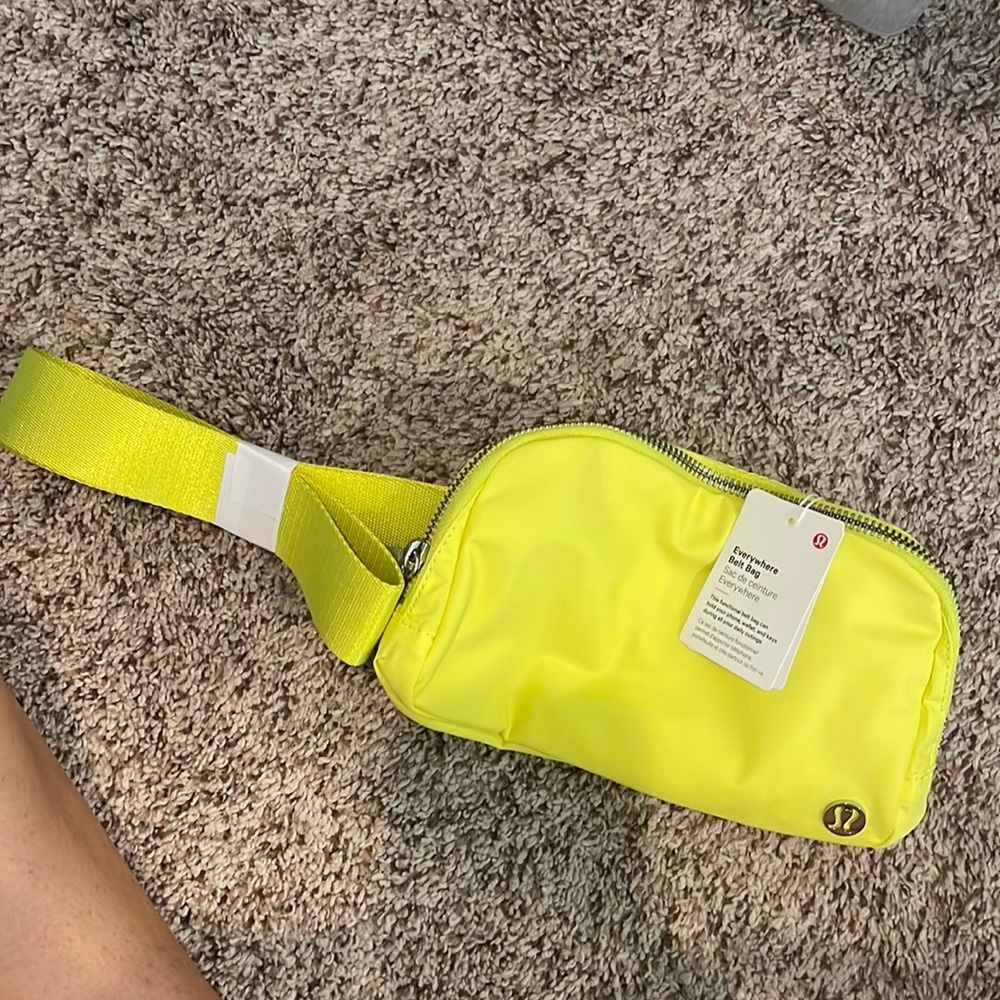 Lululemon Everywhere Belt Bag NWT
